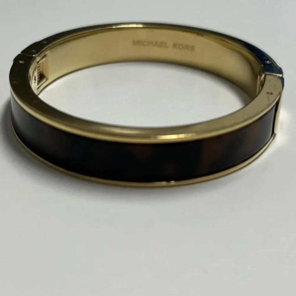 Stunningly pretty Michael Kors bracelets. - Picture 14 of 15